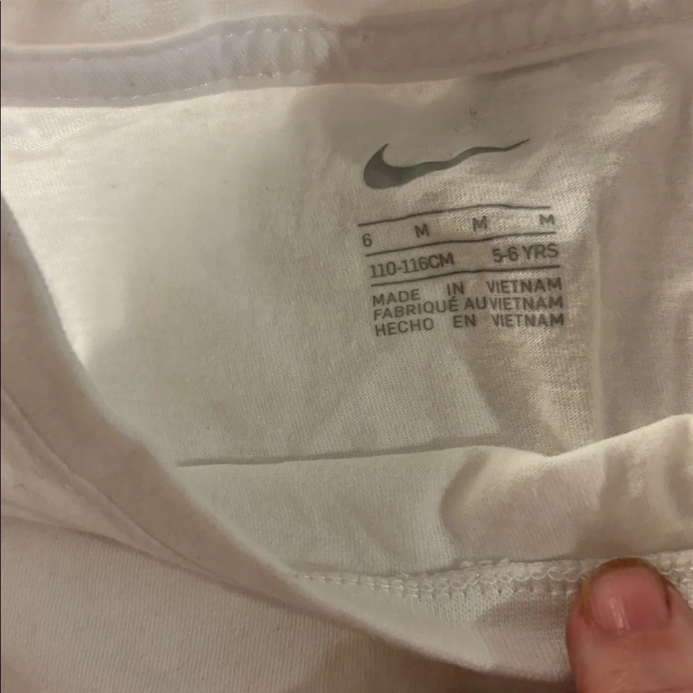 Nike Kids White T-Shirt with Black 'Just Do It' Print 6
